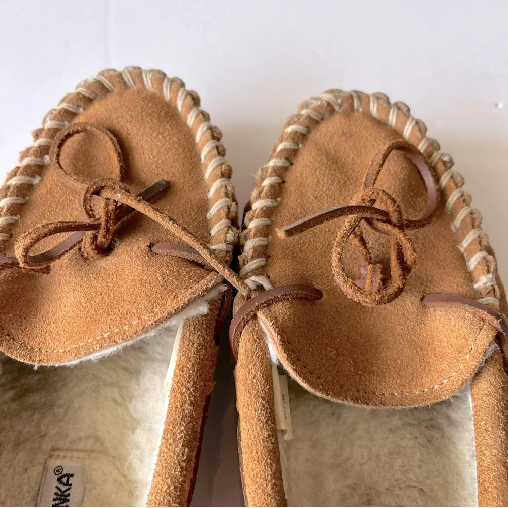Minnetonka Kids Suede Sherpa Outdoor Moccasin Size 2